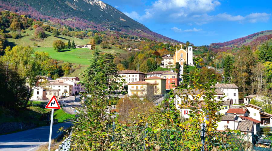 Ferrara di Monte Baldo bölgesindeki en iyi araç kiralama seçenekleri